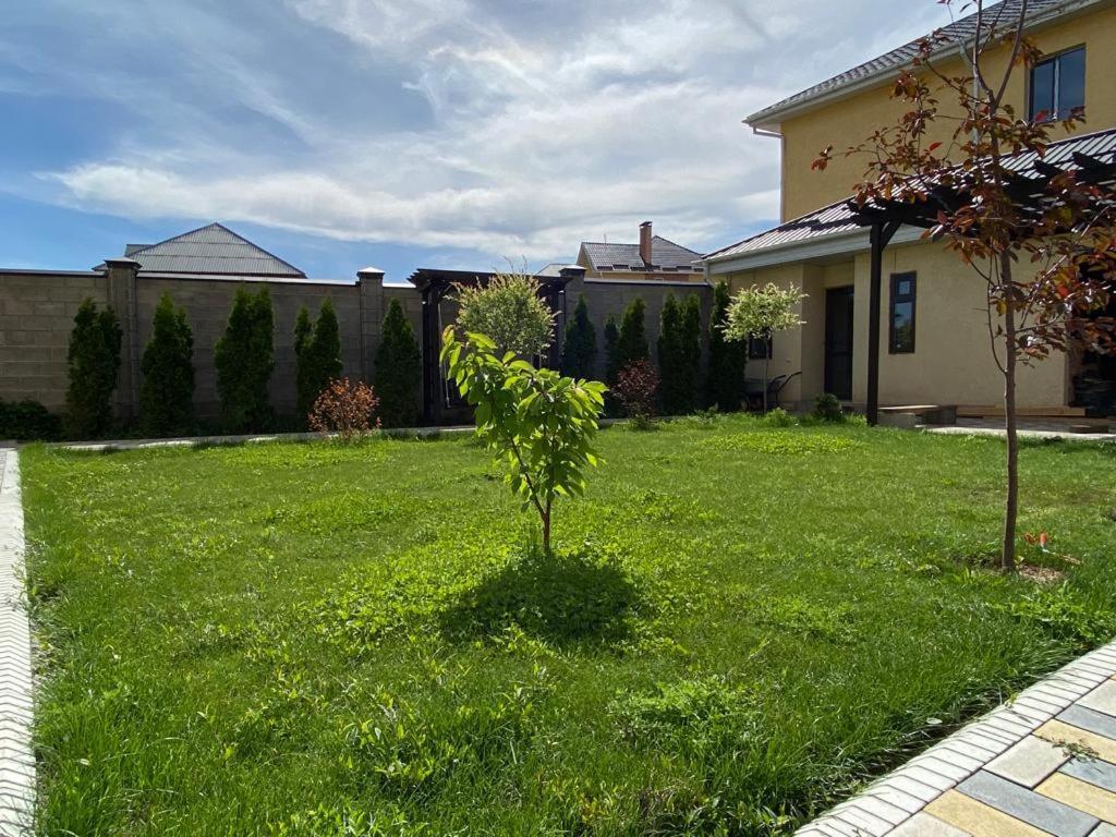 Aikol Guesthouse Privokzalnoye Extérieur photo